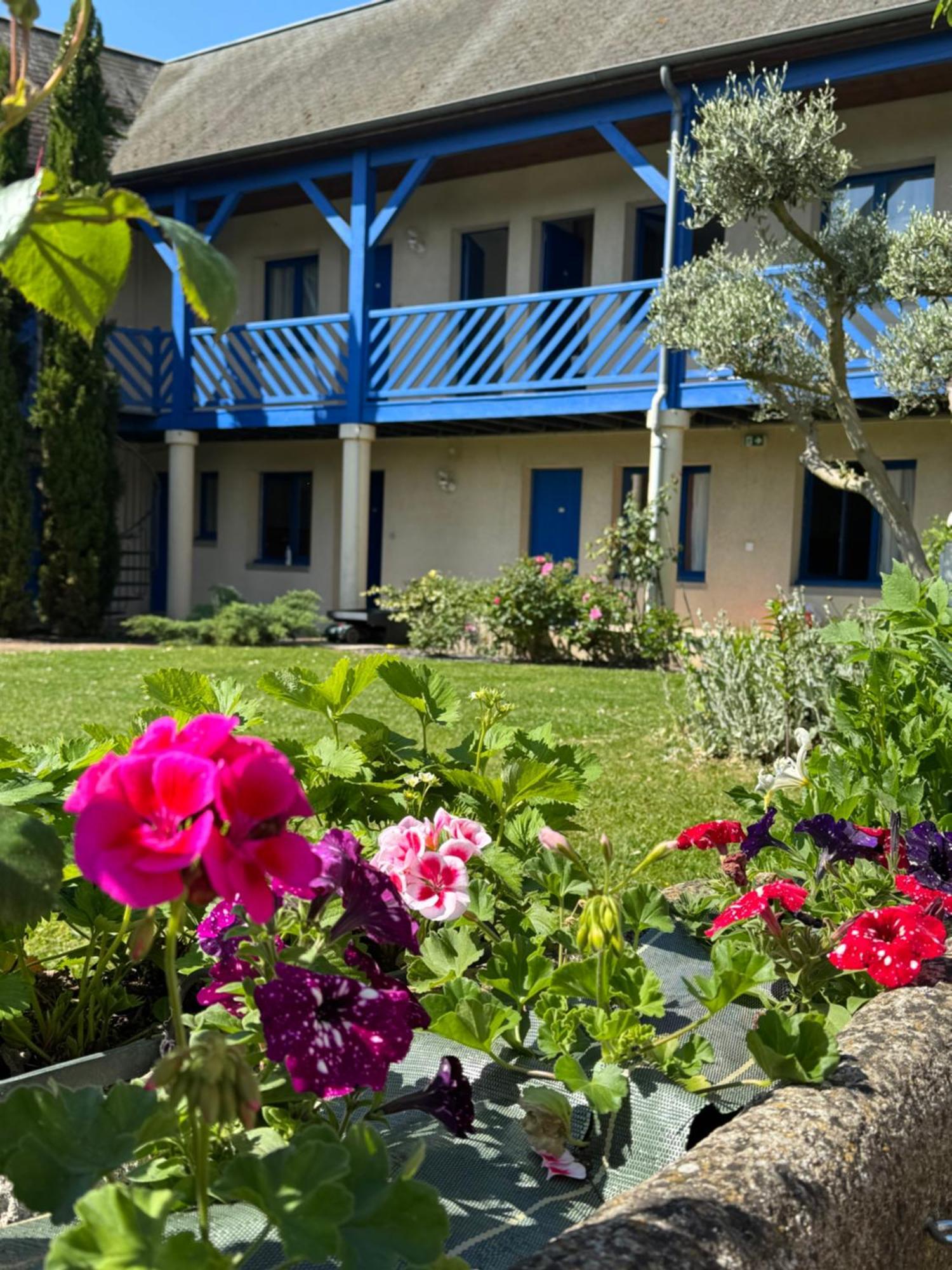 Hotel Capricorne Vendôme Екстериор снимка